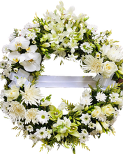 Load image into Gallery viewer, The White Simplicity Wreath
